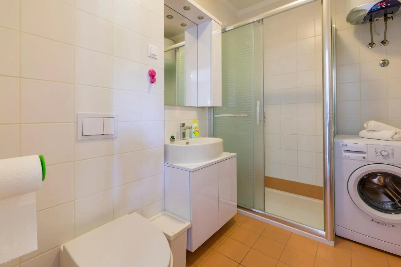 Mb Apartmani Crikvenica 0*,  Croatia