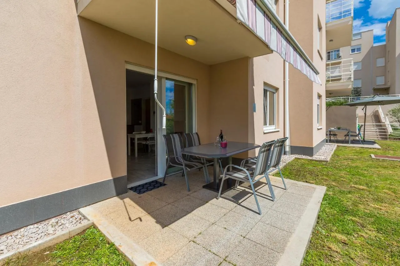 Mb Apartmani Crikvenica Apartment