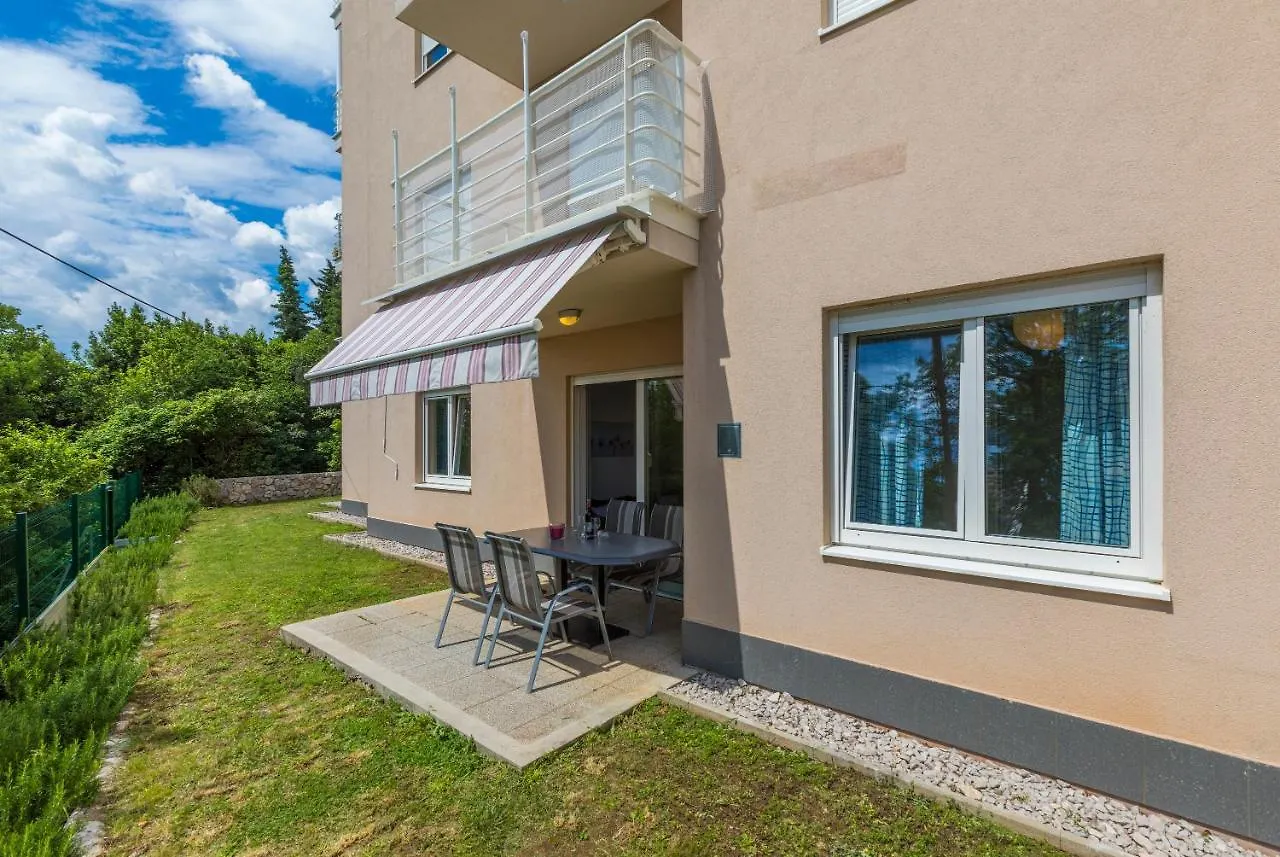 Mb Apartmani Crikvenica 0*,  Croatia